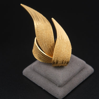 ❤️ Vintage Grossé Germany Textured Gold-Tone Sculptural Ribbon Brooch
