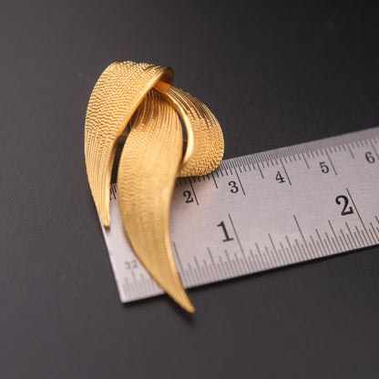 ❤️ Vintage Grossé Germany Textured Gold-Tone Sculptural Ribbon Brooch