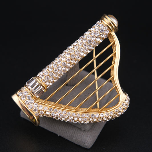 ❤️ Vintage Gold Tone Rhinestone Harp Brooch with Faux Pearl Accent