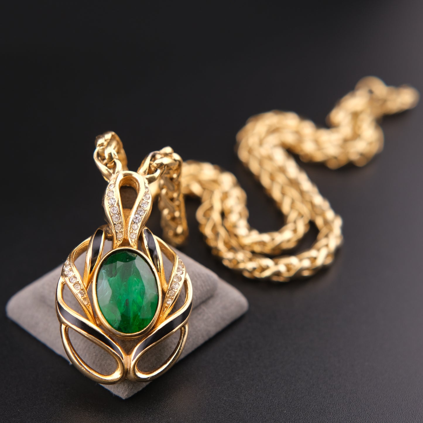 ❤️ Vintage Grossé Germany Green Glass & Enamel Pendant Necklace