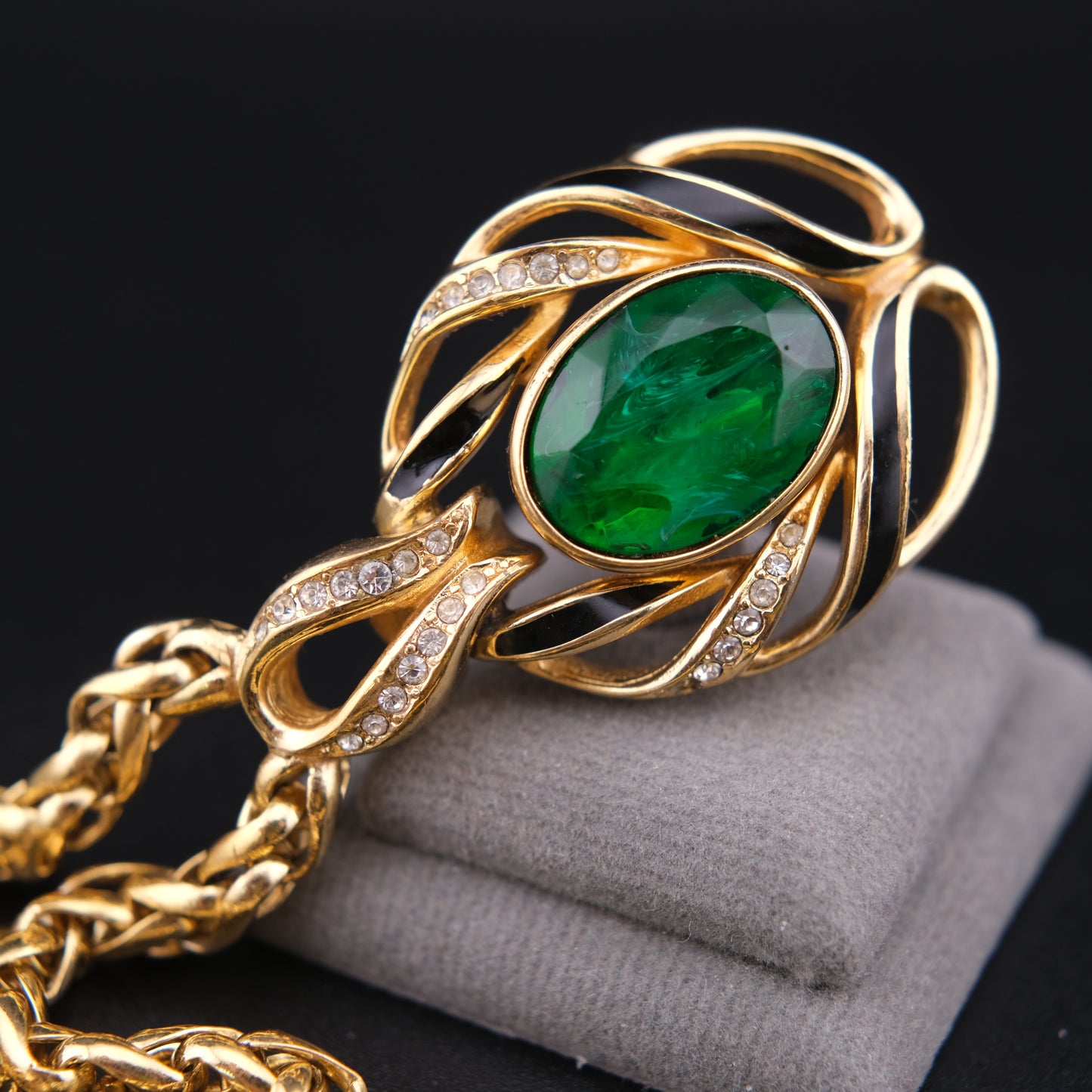 ❤️ Vintage Grossé Germany Green Glass & Enamel Pendant Necklace