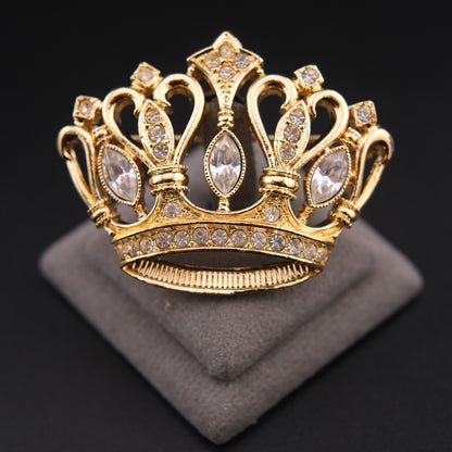❤️ Vintage KJL for Avon Crown Brooch Gold Tone Rhinestone Regal Statement Pin