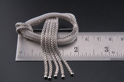 ❤️ Vintage Chanter Silver-Tone Mesh Knot Brooch with Tassels