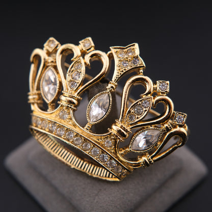❤️ Vintage KJL for Avon Crown Brooch Gold Tone Rhinestone Regal Statement Pin