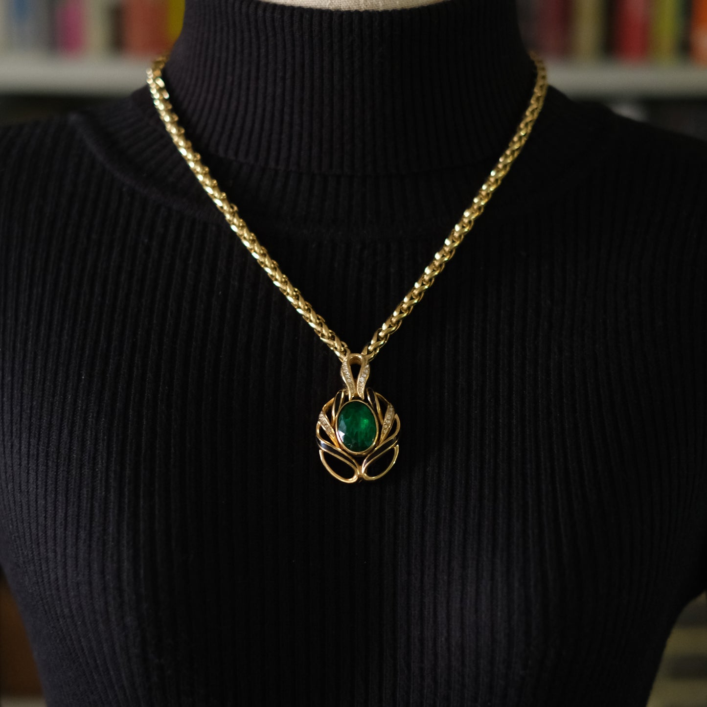 ❤️ Vintage Grossé Germany Green Glass & Enamel Pendant Necklace