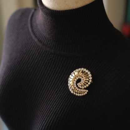 ❤️ Rare Vintage Crown Trifari Alfred Philippe Rhinestone Swirl Gold-Tone Brooch