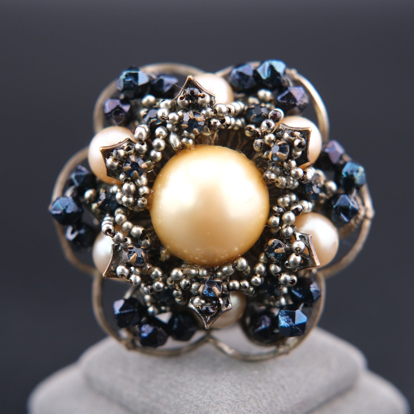 ❤️ Vintage Miriam Haskell Faux Pearl & Bead Cluster Brooch 1.5"