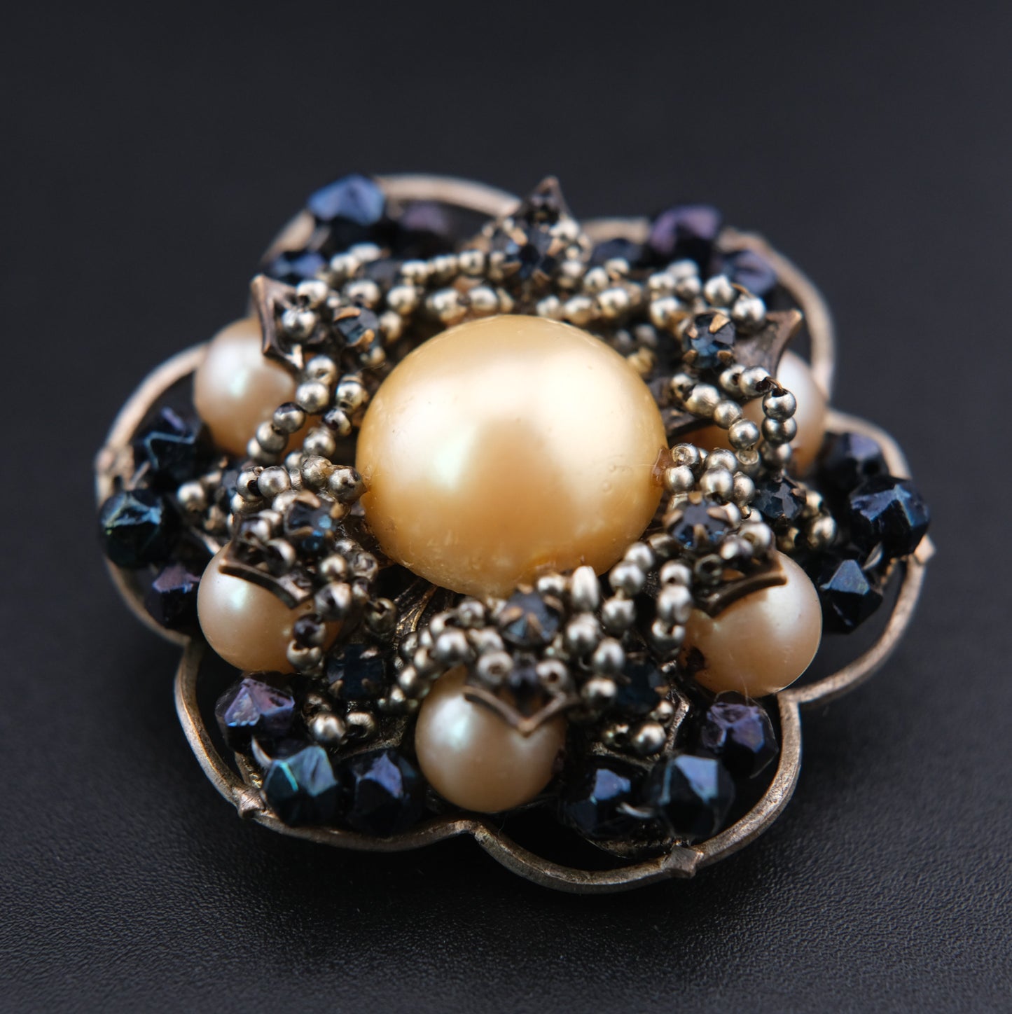 ❤️ Vintage Miriam Haskell Faux Pearl & Bead Cluster Brooch 1.5"