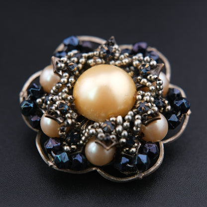 ❤️ Vintage Miriam Haskell Faux Pearl & Bead Cluster Brooch 1.5"