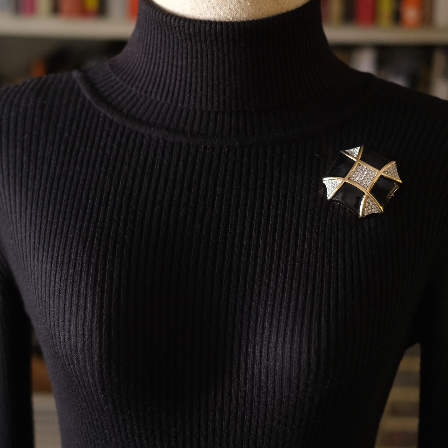 ❤️ Vintage Courrèges Paris Black Enamel & Crystal Sculptural Brooch