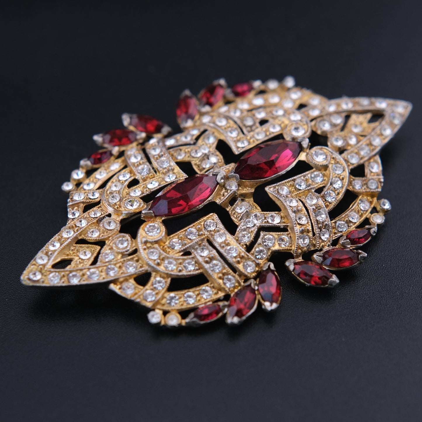 ❤️ Vintage Art Deco Style Rhinestone Brooch Gold Tone Red Marquise Crystal Statement Pin