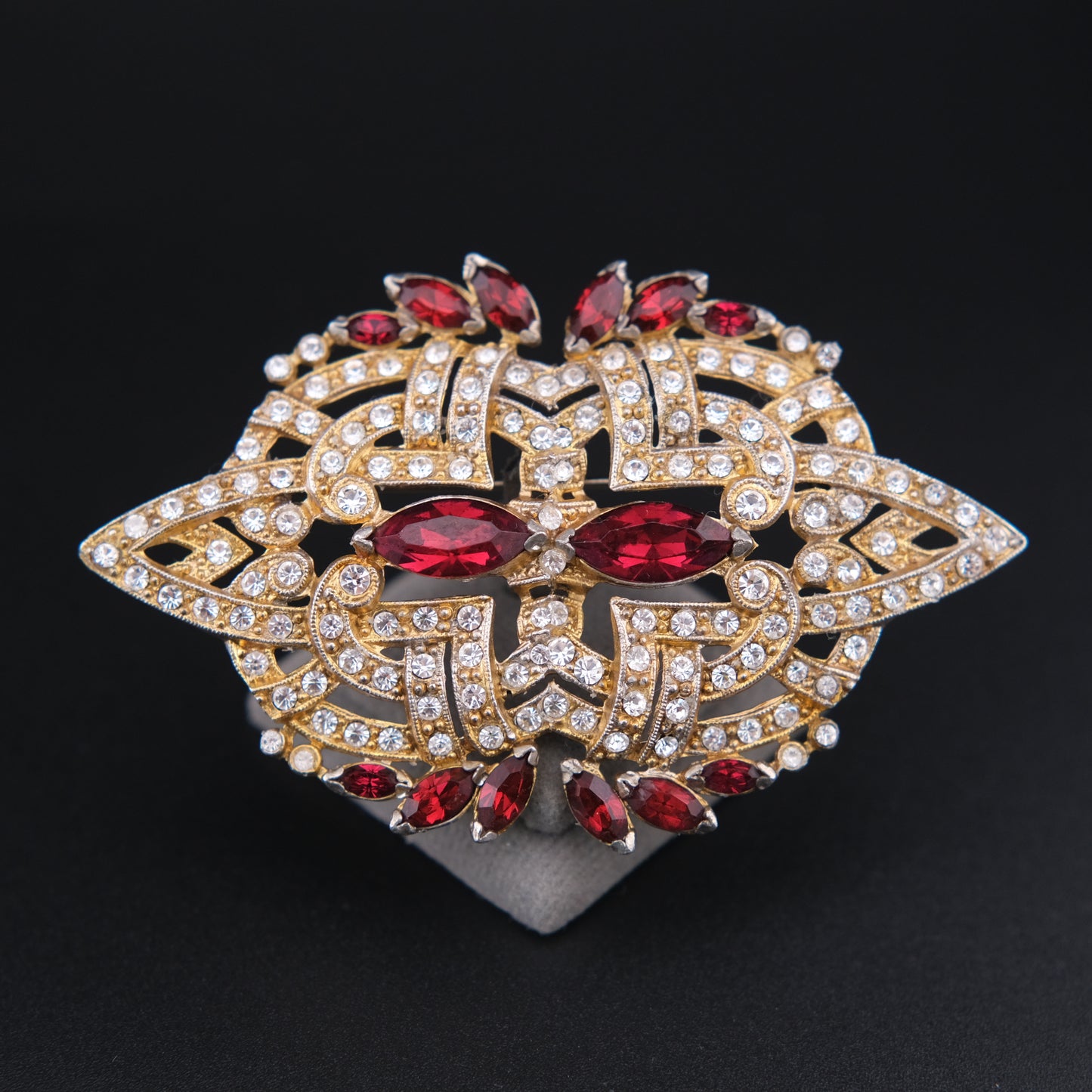 ❤️ Vintage Art Deco Style Rhinestone Brooch Gold Tone Red Marquise Crystal Statement Pin