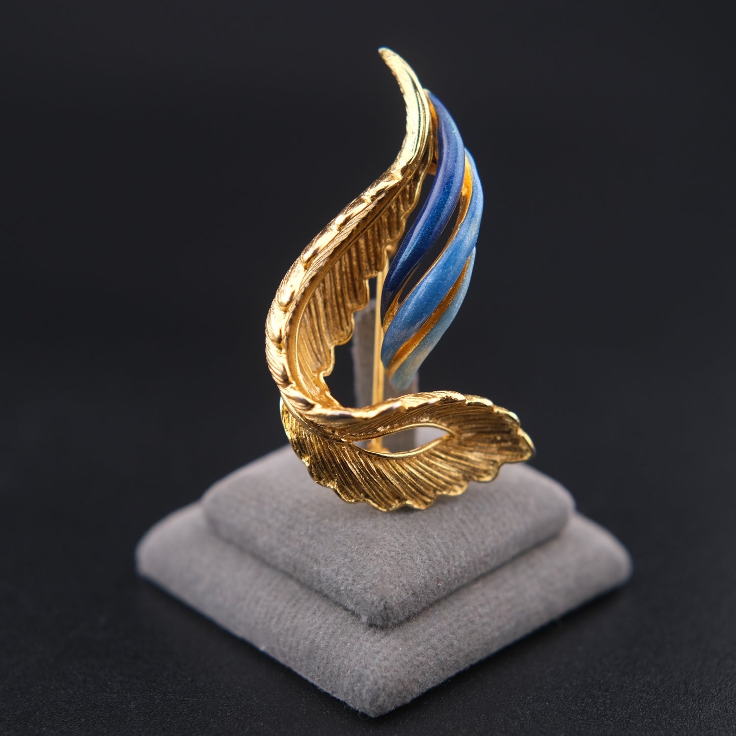 ❤️ Vintage Balenciaga Paris Gold Tone Leaf Brooch Blue Enamel