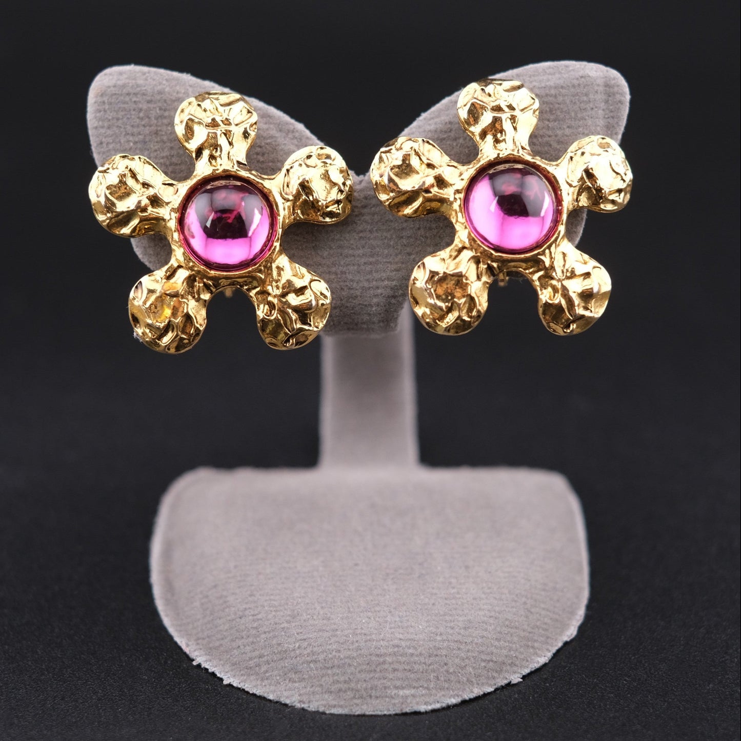 ❤️ Vintage Louis Feraud Gold Tone Clip Earrings with Fuchsia Cabochons