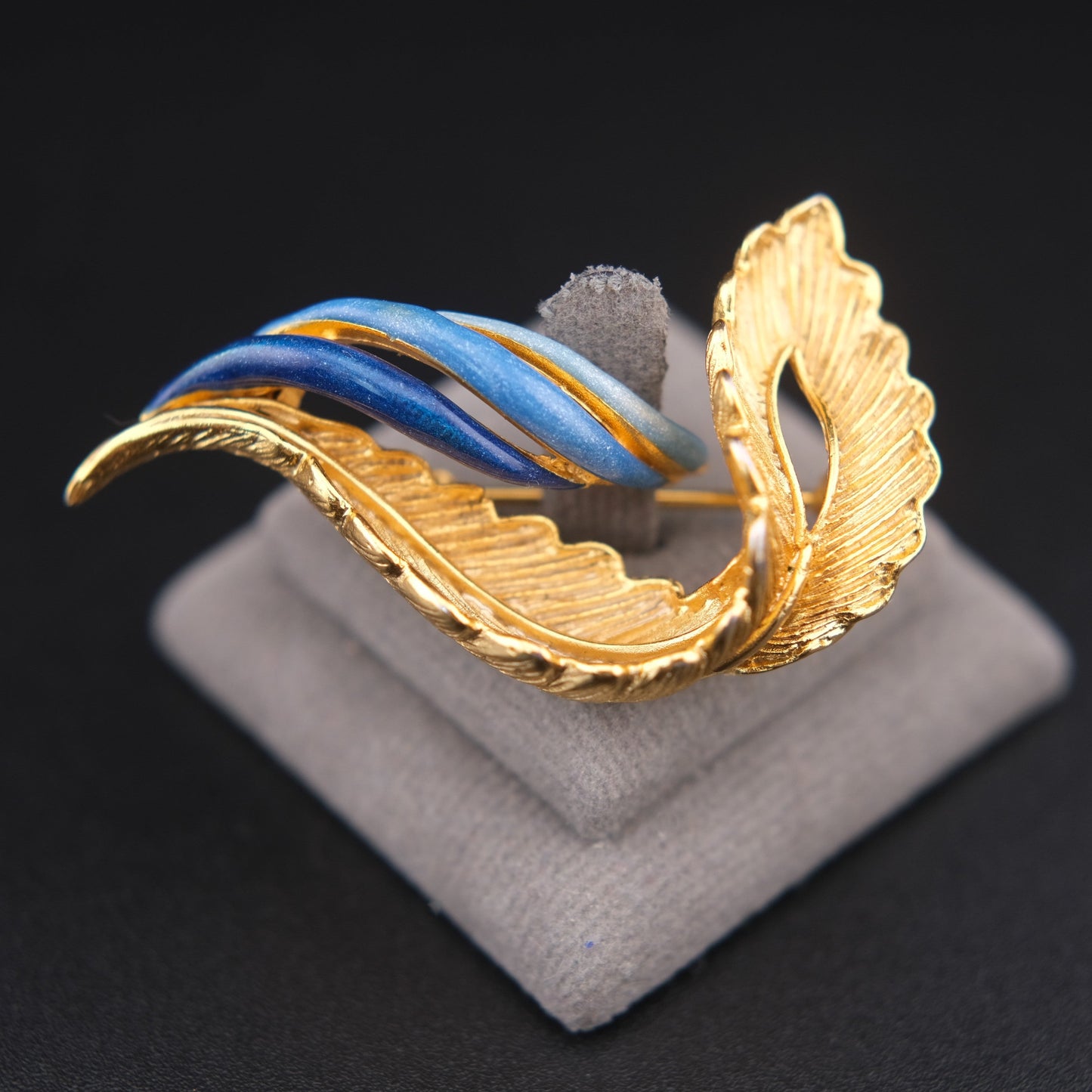 ❤️ Vintage Balenciaga Paris Gold Tone Leaf Brooch Blue Enamel
