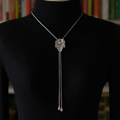 ❤️ Vintage Leaf Pearl Bolo Tie Necklace Silver Tone Adjustable 30”