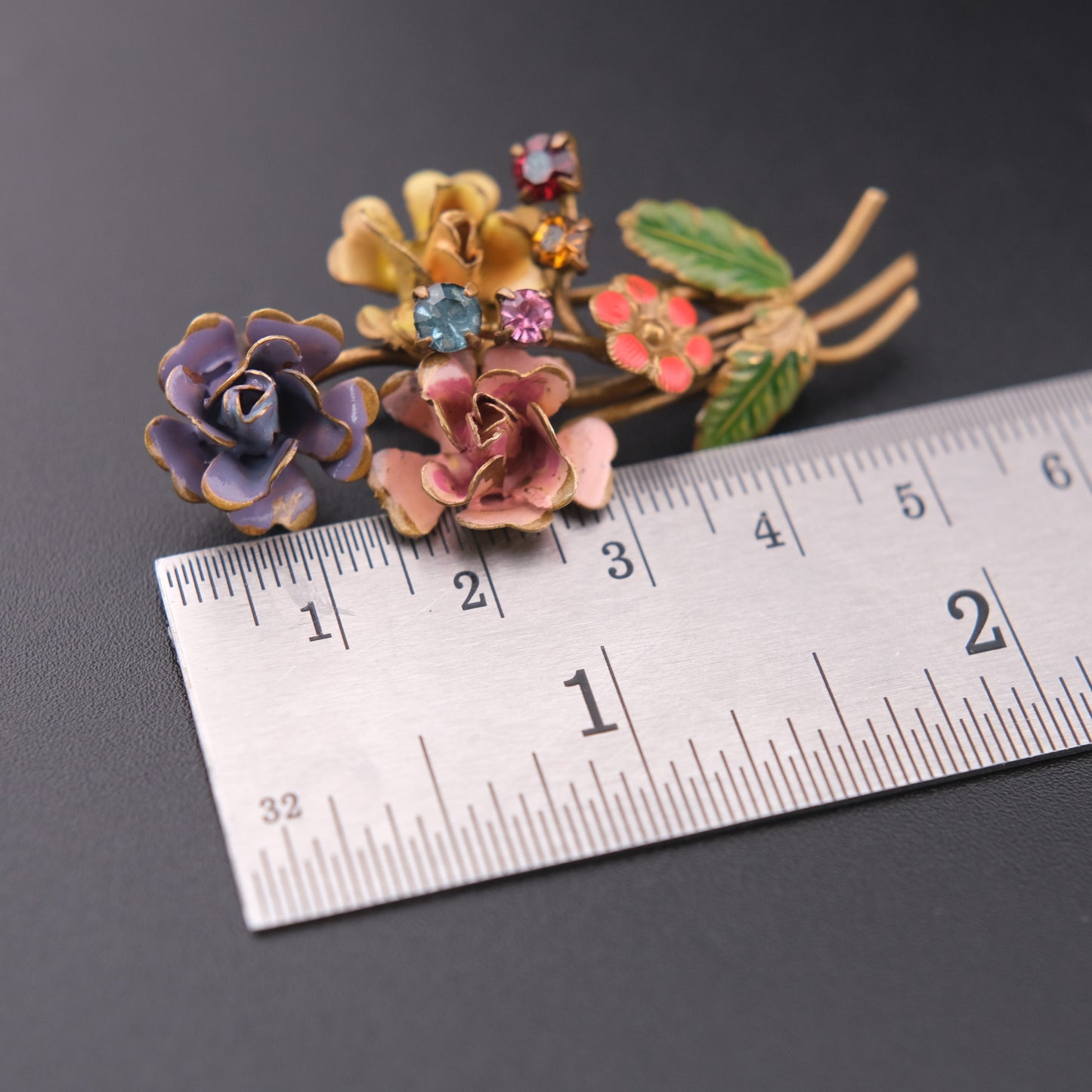 ❤️ Vintage Austrian Floral 1950s Brooch Gold Tone Enamel Rhinestone Bouquet Pin
