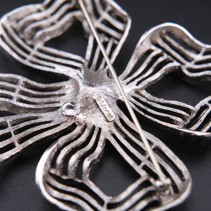 ❤️ Vintage Monet Silver Tone Openwork Ribbon Bow Brooch 3 Inch Modernist Statement Pin