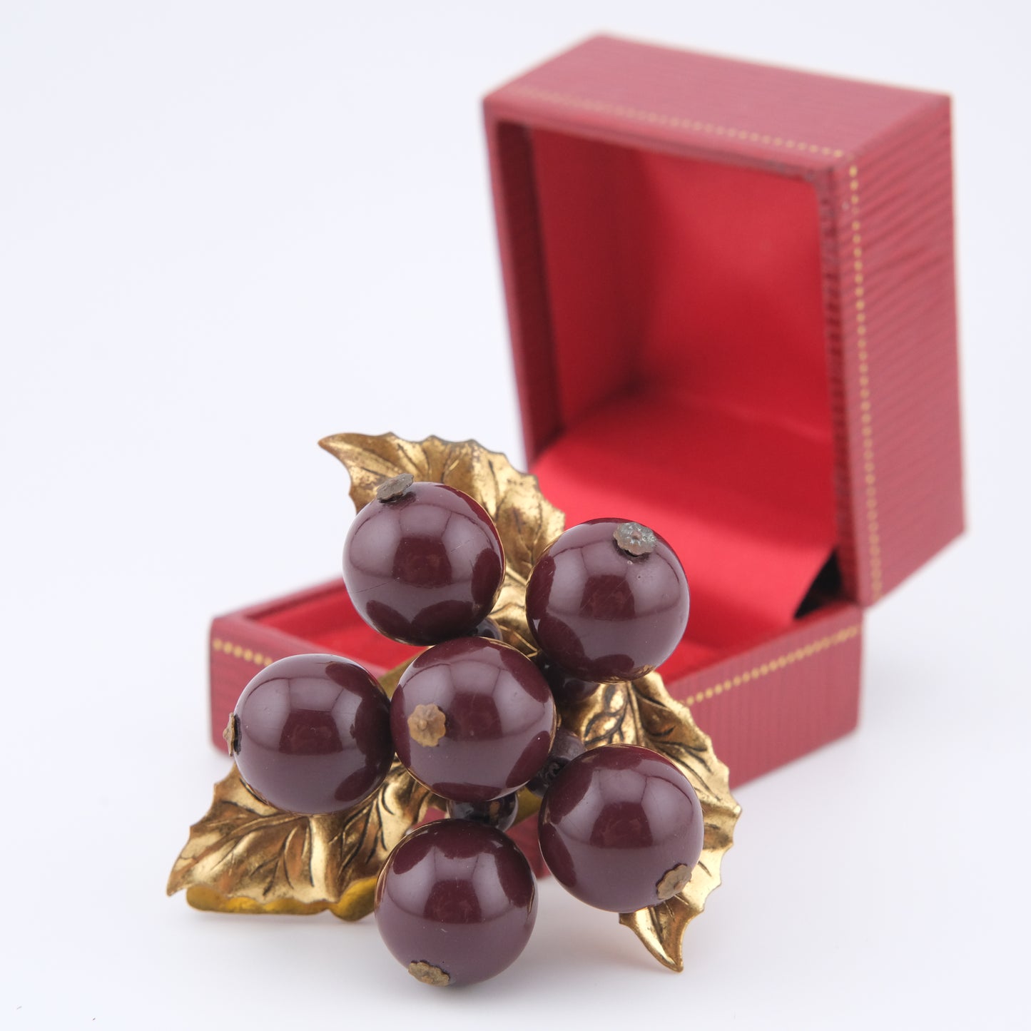 Vintage Red Berry Cluster & Gold Brass Leaf Dress Clip – Miriam Haskell Style