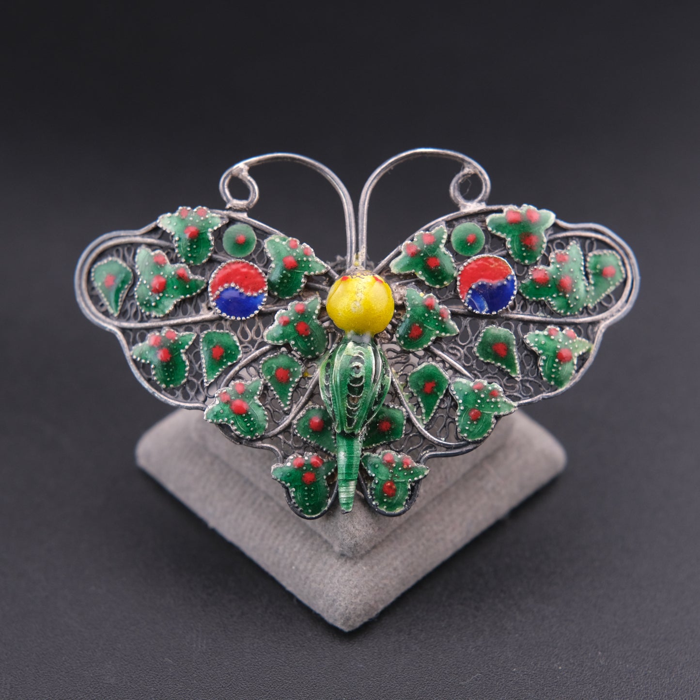 ❤️ Vintage Silver Filigree Enamel Butterfly Brooch Green Red Asian Motif 2.3”