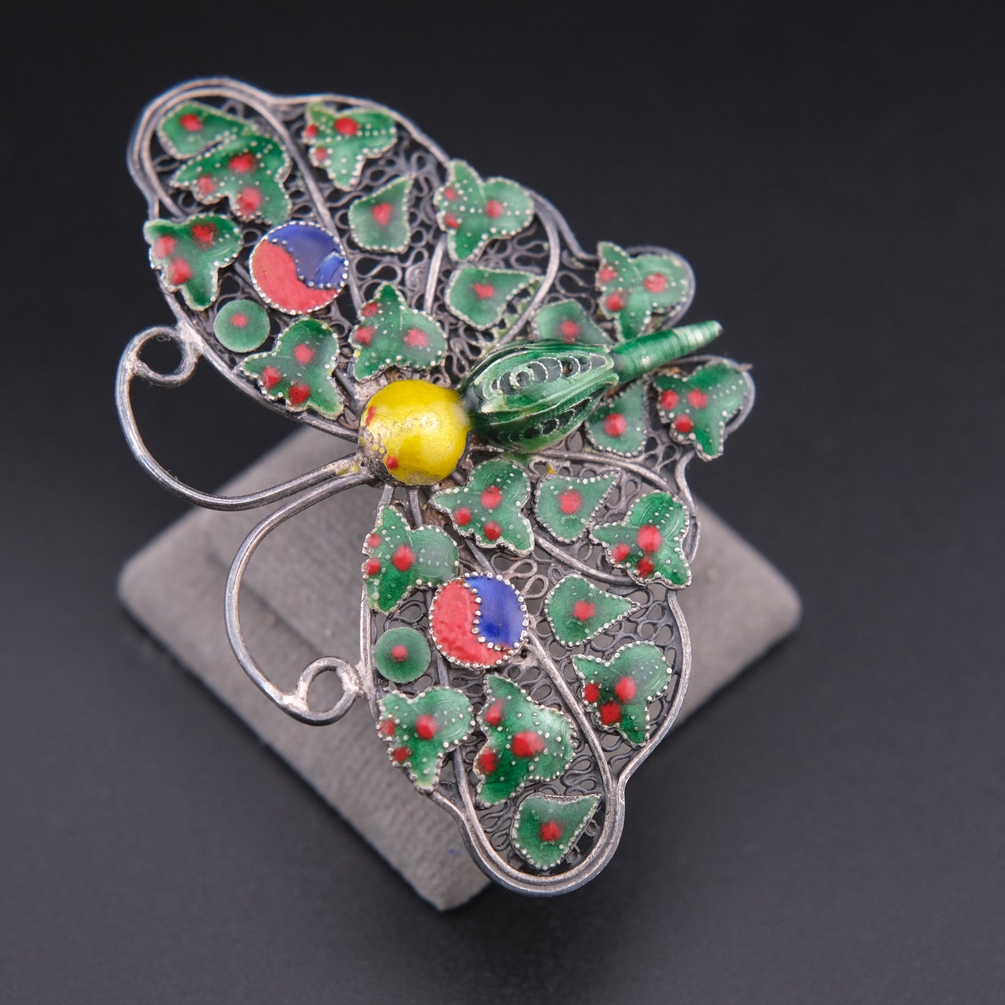 ❤️ Vintage Silver Filigree Enamel Butterfly Brooch Green Red Asian Motif 2.3”