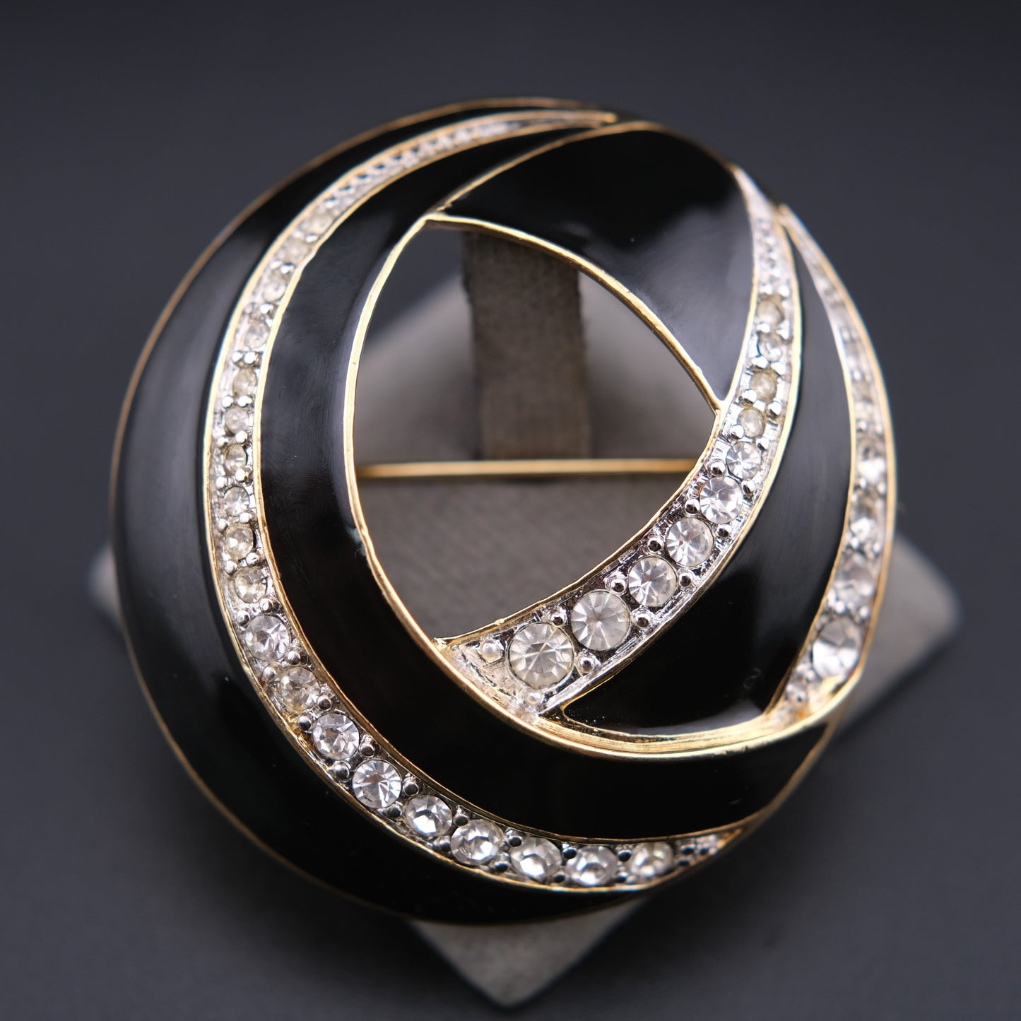 ❤️ Vintage Trifari Black Enamel & Rhinestone Domed Swirl Brooch