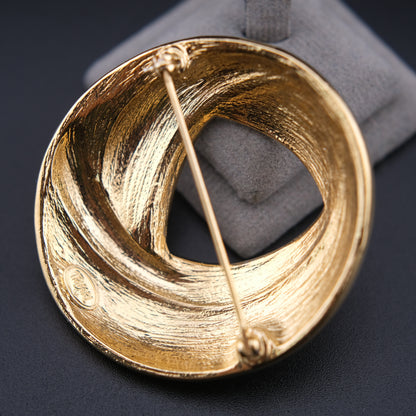 ❤️ Vintage Trifari Black Enamel & Rhinestone Domed Swirl Brooch
