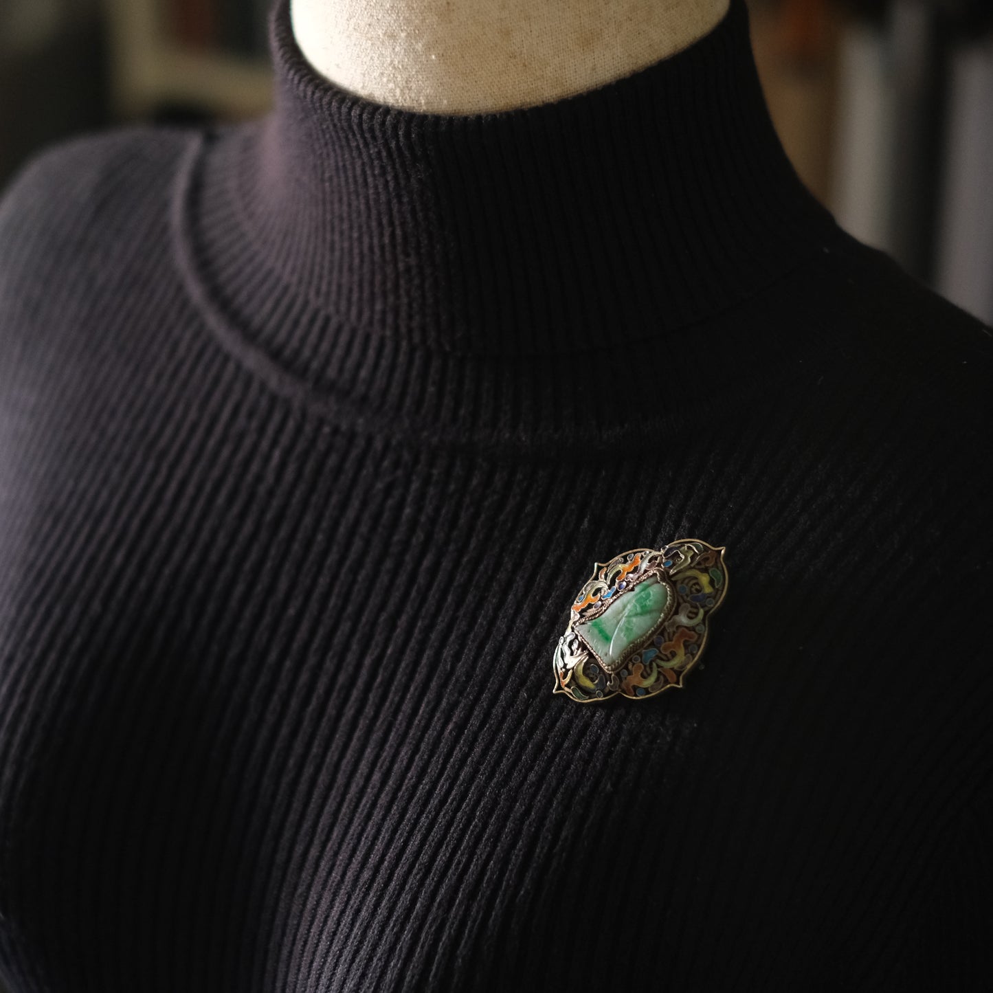 ❤️ Vintage Chinese Silver Filigree Enamel Jade Brooch 2" Green Stone