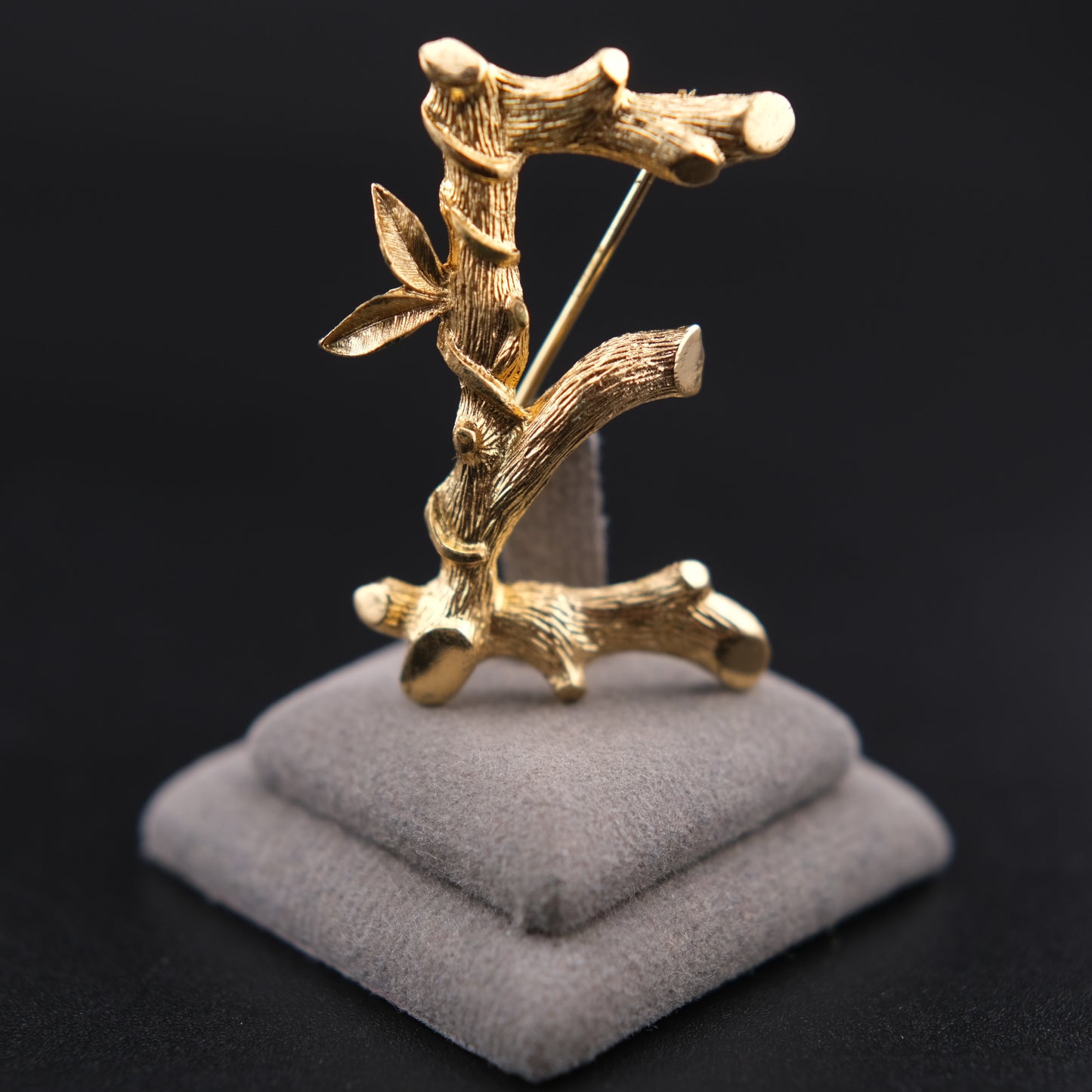 ❤️ Vintage Sarah Coventry Letter E Initial Twig Brooch Gold Tone