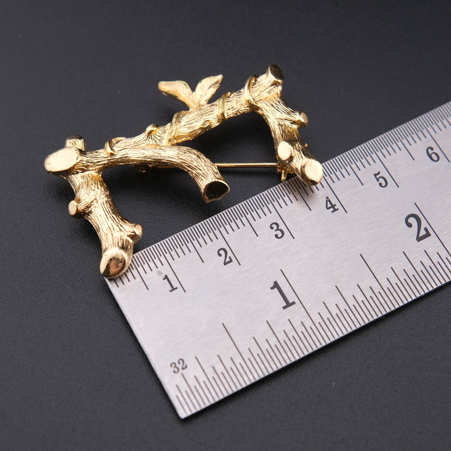 ❤️ Vintage Sarah Coventry Letter E Initial Twig Brooch Gold Tone