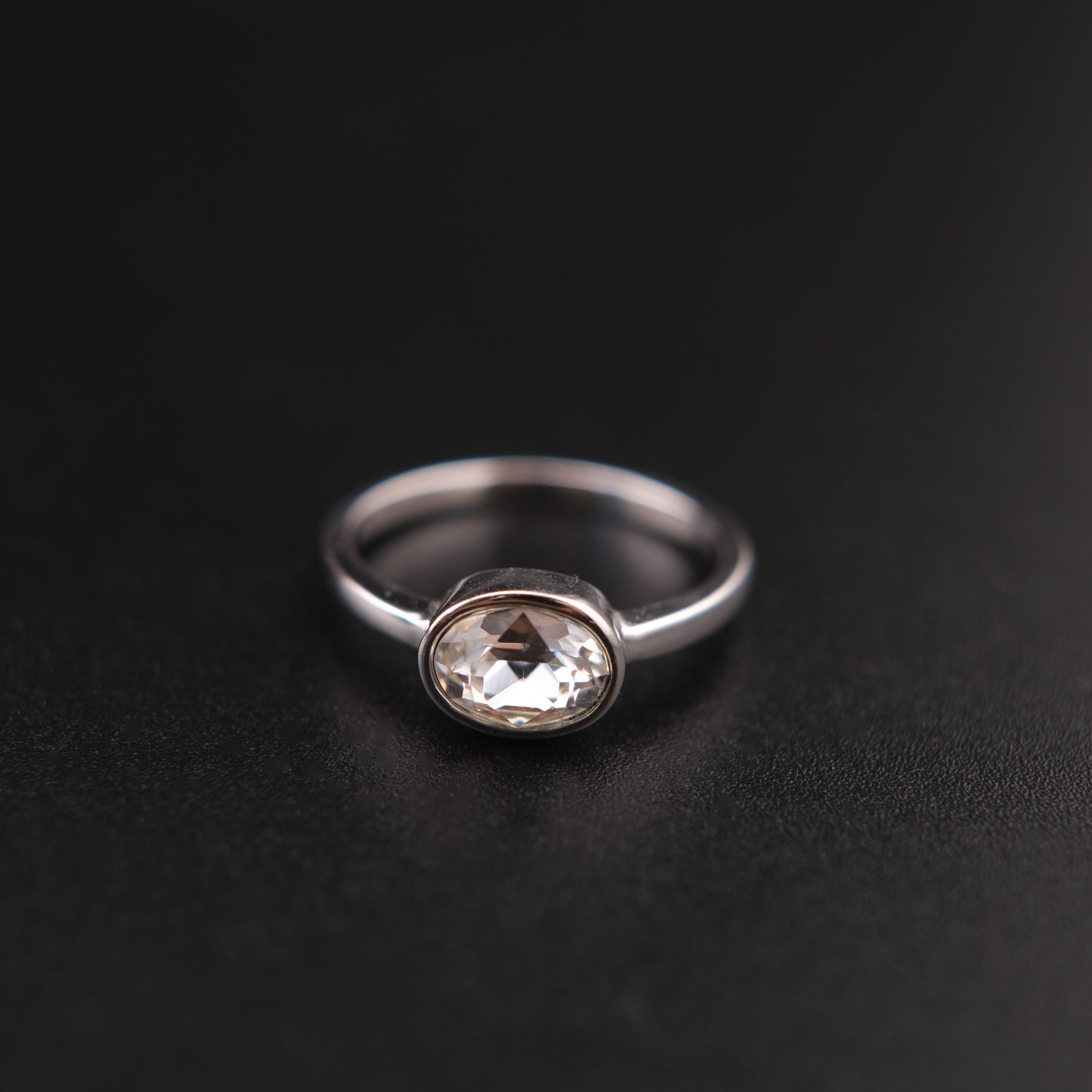 ❤️ Vintage Swarovski Oval Bezel Set Clear Crystal Ring – Size 58