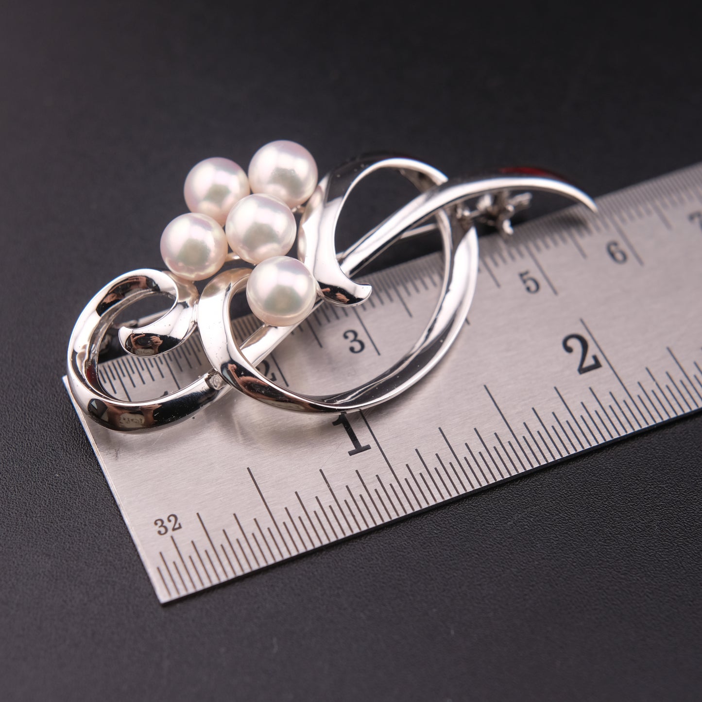 Tasaki Akoya Pearl Brooch – Sterling Silver Ribbon Design