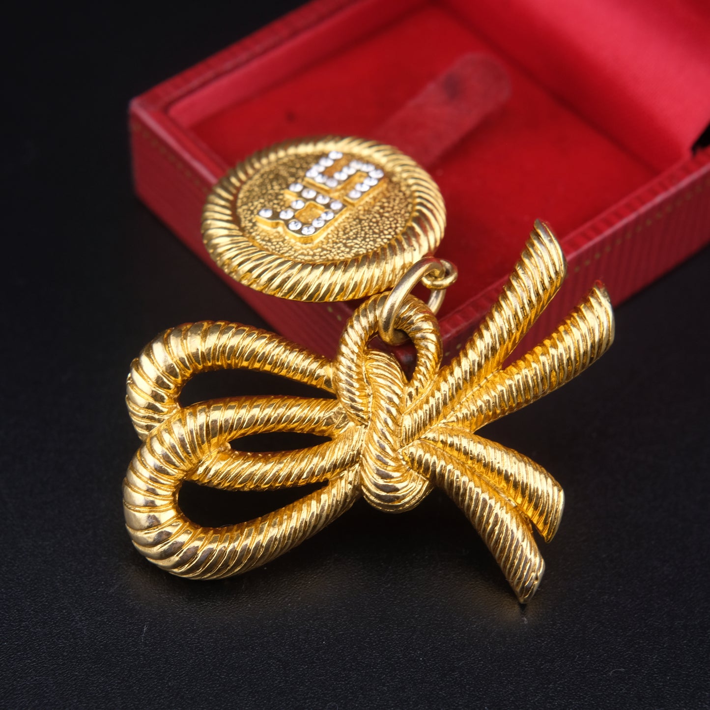 ❤️ Sonia Rykiel Bow Medallion Brooch – Gold-Tone with Crystal "SR" Logo