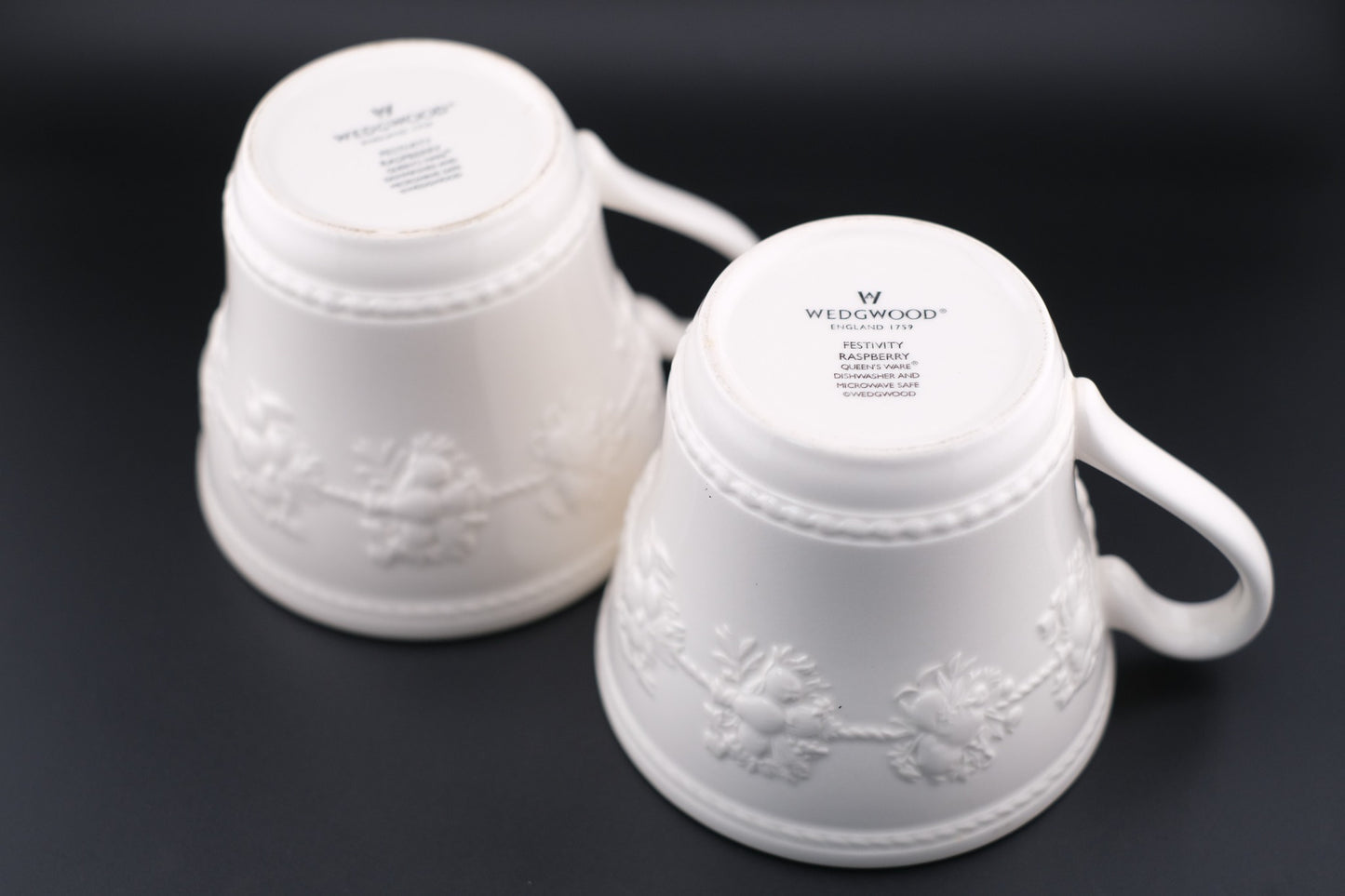 ❤️ Wedgwood Festivity Raspberry Queen's Ware Mug Pair – White Embossed Relief with Raspberry Interior Motif