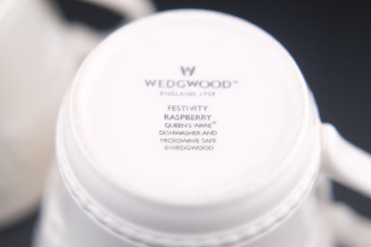 ❤️ Wedgwood Festivity Raspberry Queen's Ware Mug Pair – White Embossed Relief with Raspberry Interior Motif