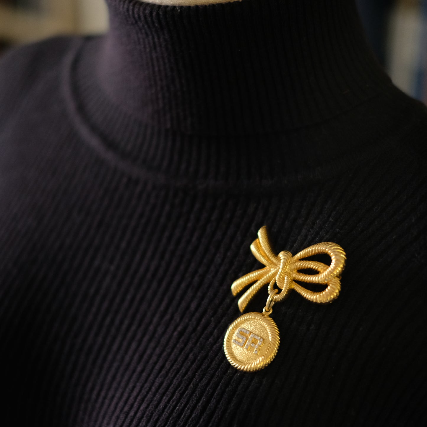 ❤️ Sonia Rykiel Bow Medallion Brooch – Gold-Tone with Crystal "SR" Logo