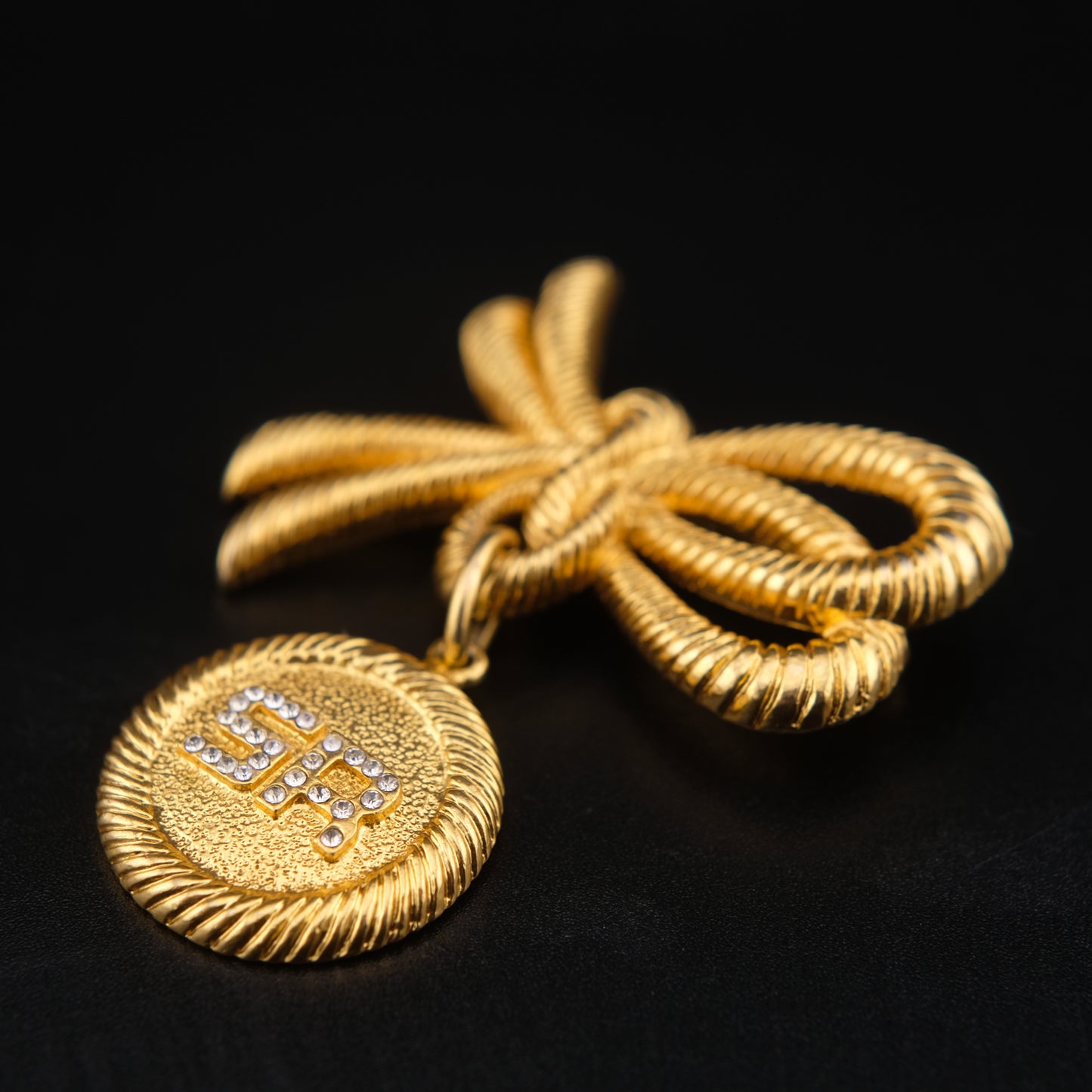 ❤️ Sonia Rykiel Bow Medallion Brooch – Gold-Tone with Crystal "SR" Logo