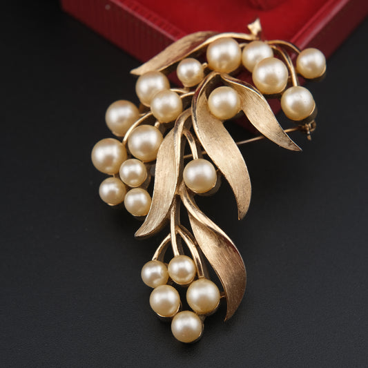 Crown Trifari Faux Pearl Leaf Spray Brooch – Gold-Tone with Cream Pearls