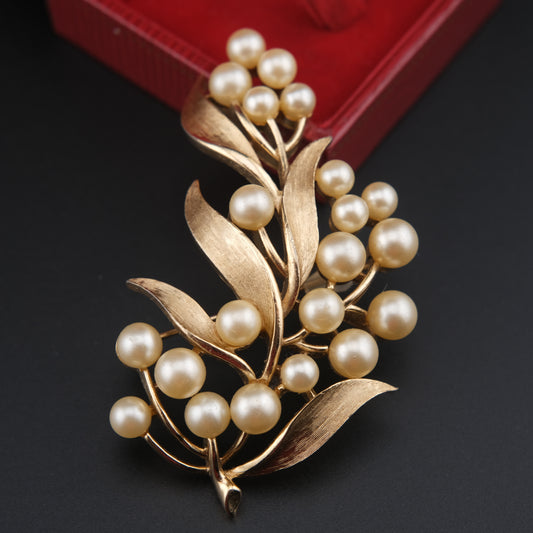 Crown Trifari Faux Pearl Leaf Spray Brooch – Gold-Tone with Cream Pearls