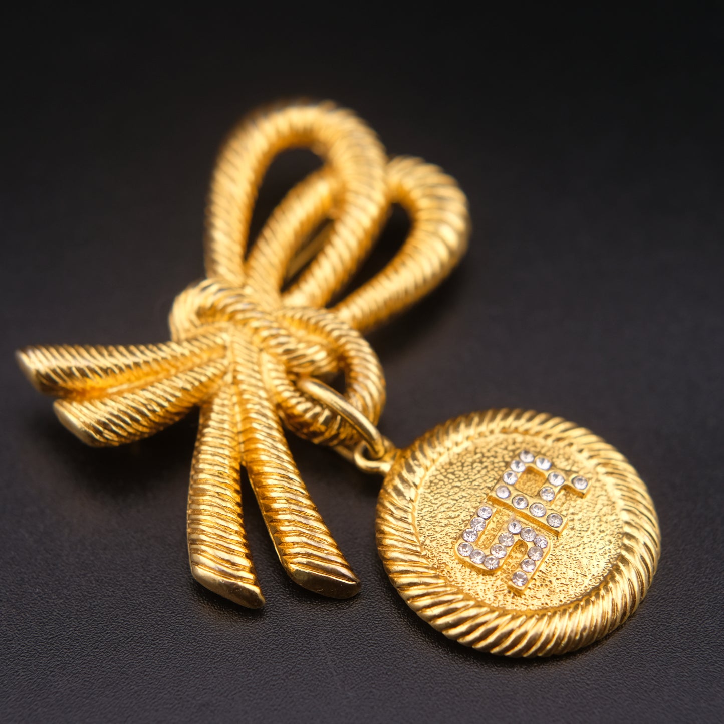 ❤️ Sonia Rykiel Bow Medallion Brooch – Gold-Tone with Crystal "SR" Logo
