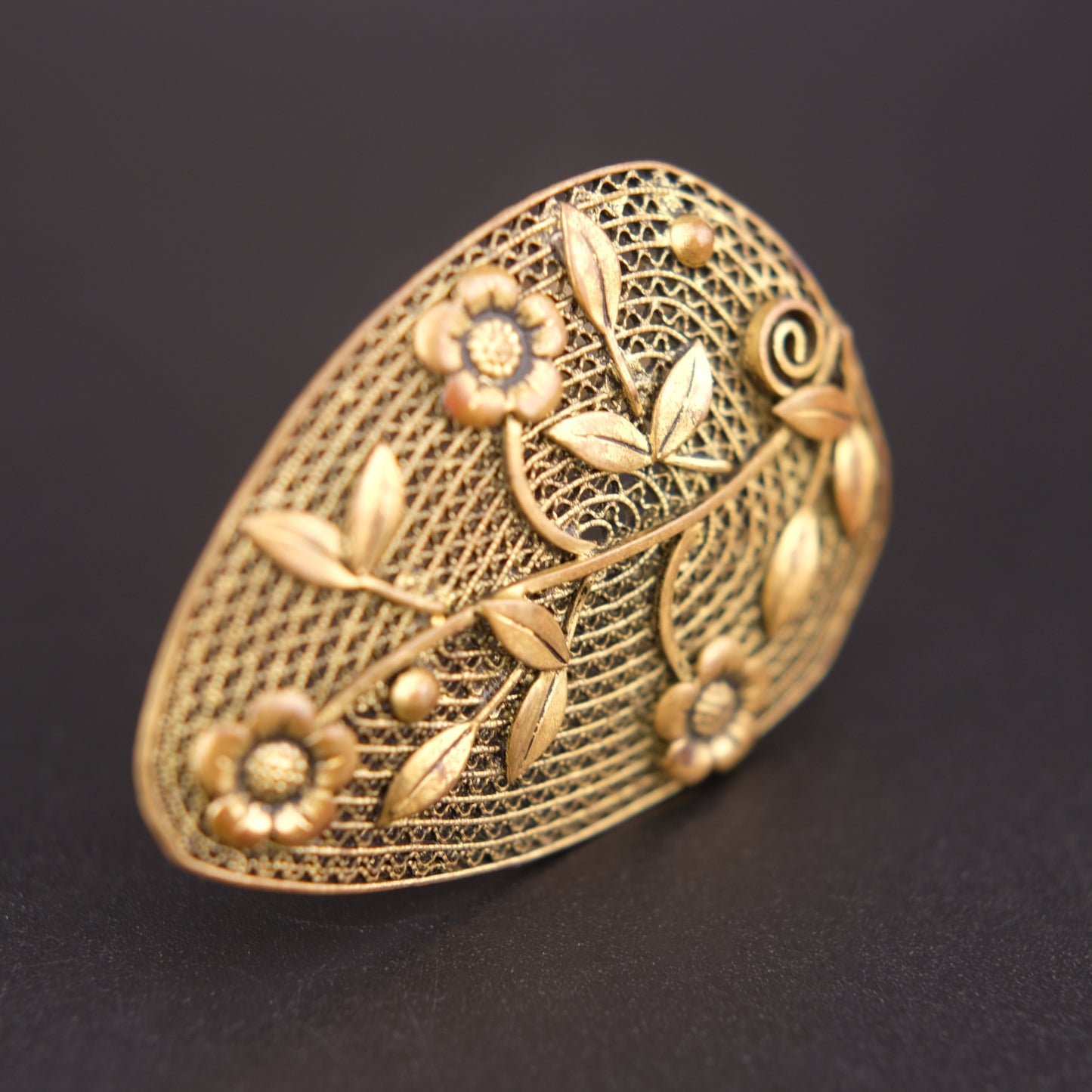 ❤️Vintage Gold-Tone Floral Czech Filigree Scarf Clip – Signed