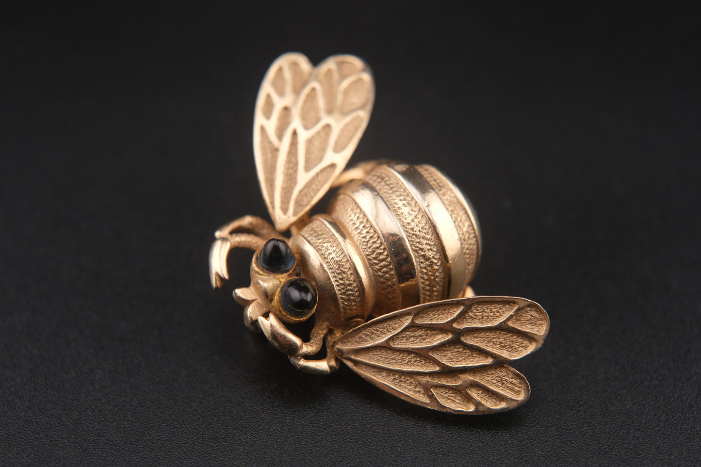 Vintage Wiggle-Wing Bee Brooch – Gold Tone Metal with Black Cabochon Eyes | 1950s–1960s Statement Pin