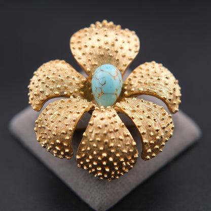 ❤️ Vintage Gold Tone Textured Floral Brooch with Turquoise Cabochon Center