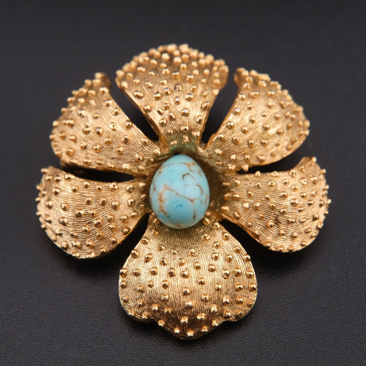 ❤️ Vintage Gold Tone Textured Floral Brooch with Turquoise Cabochon Center
