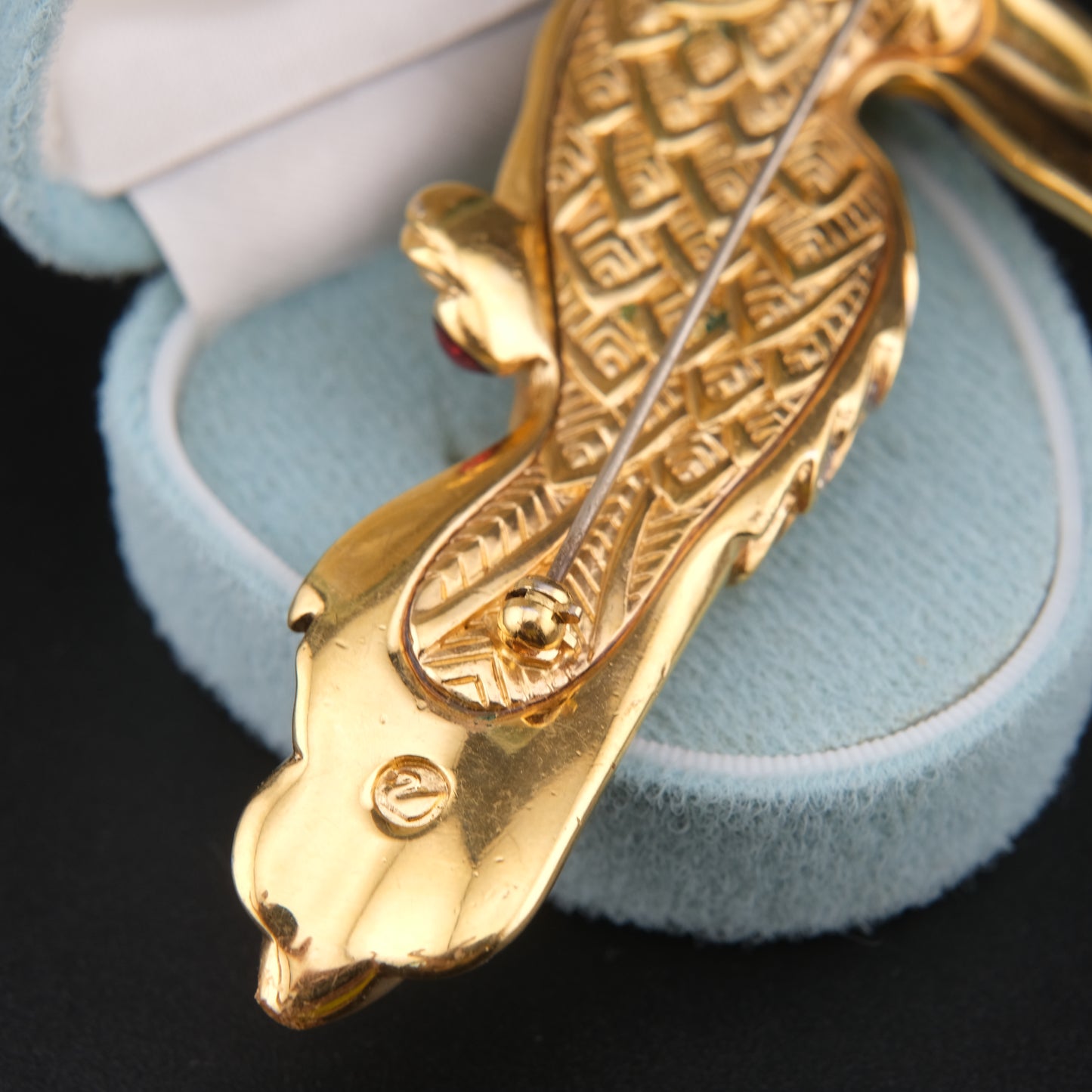 ❤️ Swarovski Toucan Brooch – Gold-Tone with Multicolor Crystal & Enamel