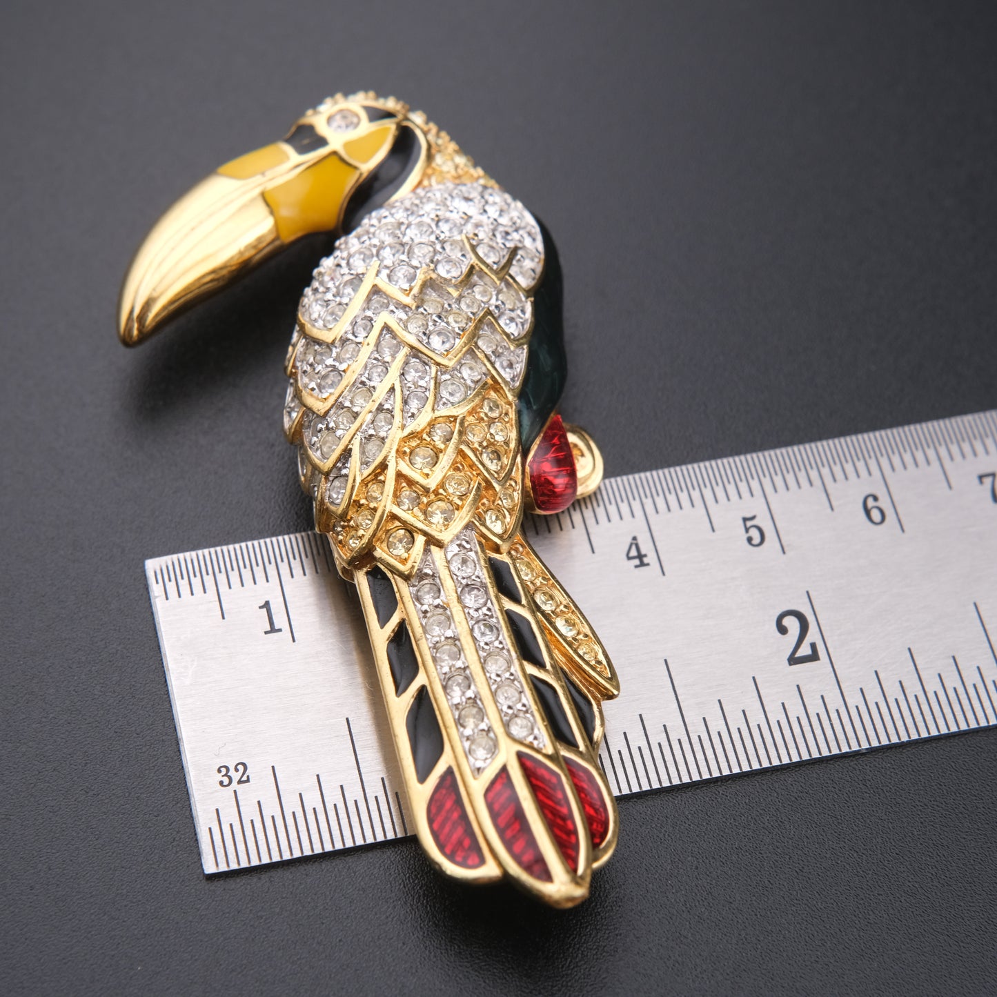 ❤️ Swarovski Toucan Brooch – Gold-Tone with Multicolor Crystal & Enamel