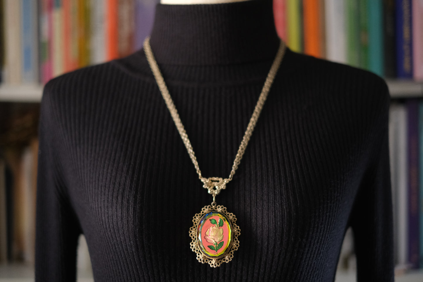 Vintage Reverse Carved Glass Rose Pendant Necklace – Iridescent Pink Floral Statement Jewelry, 26" Chain