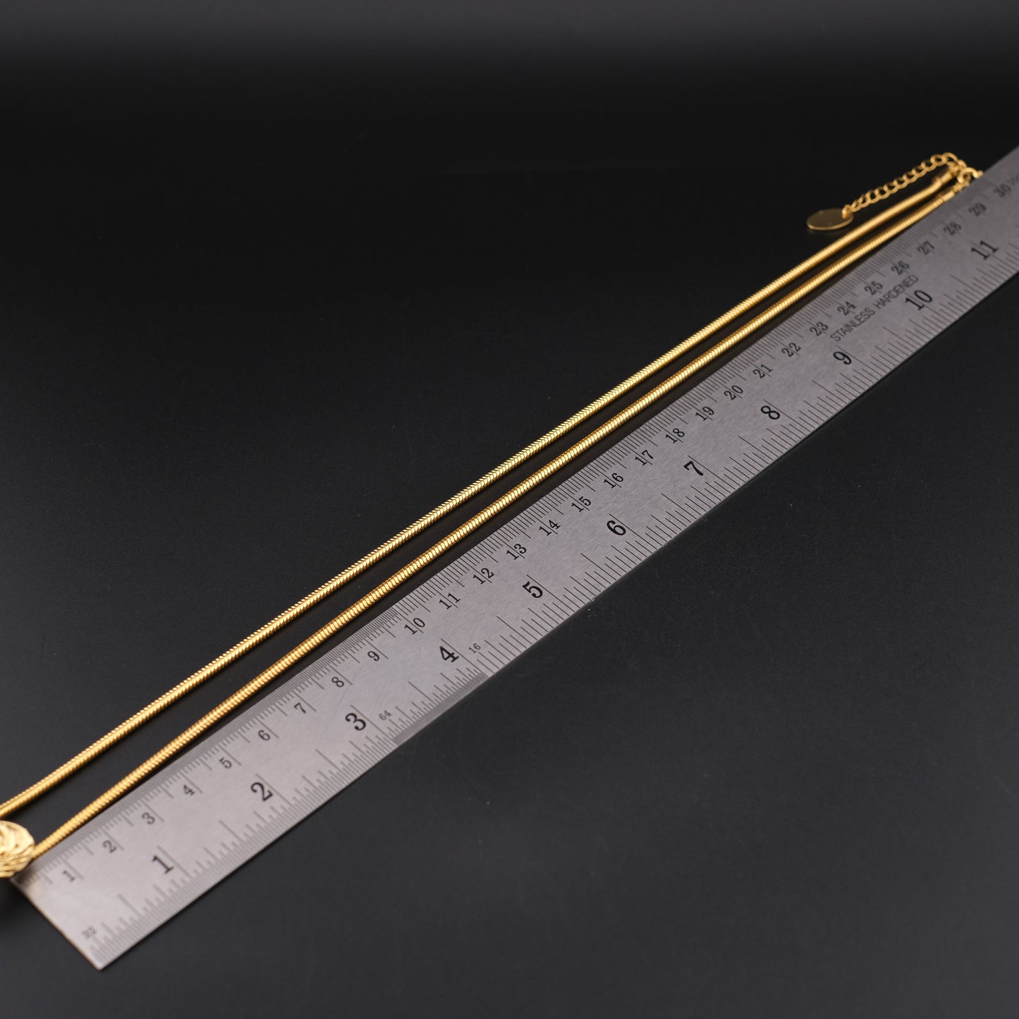 Vintage Gianni Valentino Gold-Tone Pendant Necklace – Sculptural Knot Design