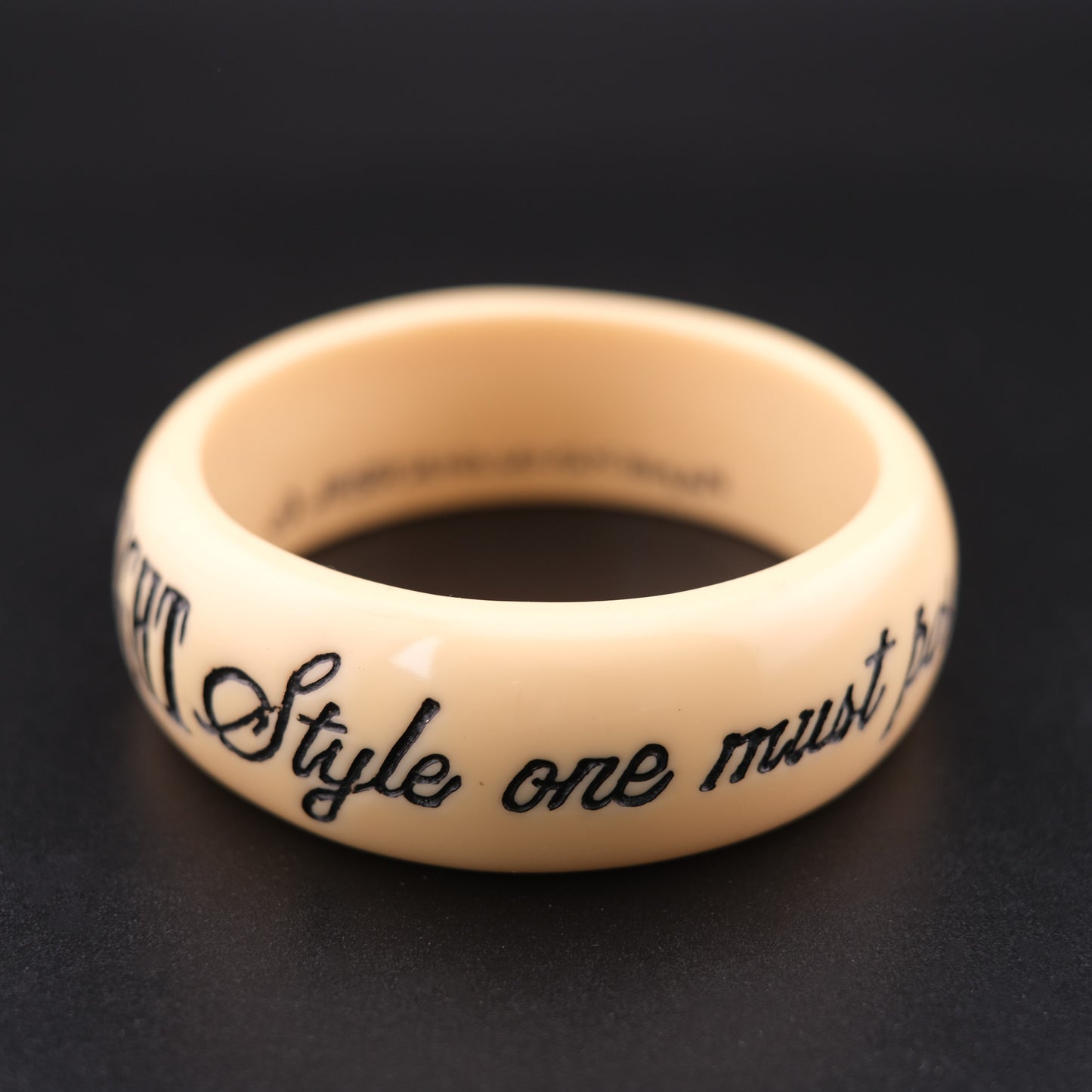 ❤️ Jessica Kagan Cushman Resin Quote Bangle “Fashion can be bought, style one must possess.”