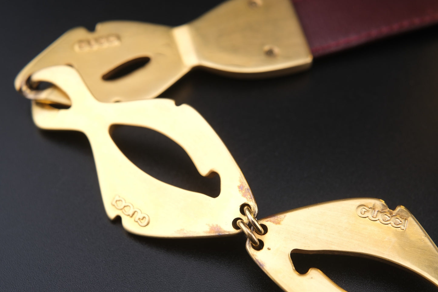 👜 Vintage Gucci Lizard Crossbody Bag with Sculptural Strap Accents